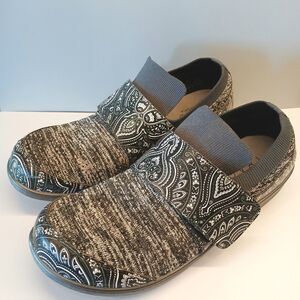 TRAQ by Alegria Quick On Clogs w/ Dream Knit Upper, Nurse's Style, Size 8.5 (39)